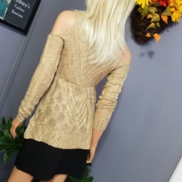 Cold Shoulder Knitted Spring Top - Picture 6 of 7